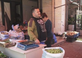 Çmenden çmimet/ “Një kg kastravec 3 mijë lekë të vjetra”, ushqimet u rritën me ritme më të shpejta në mars