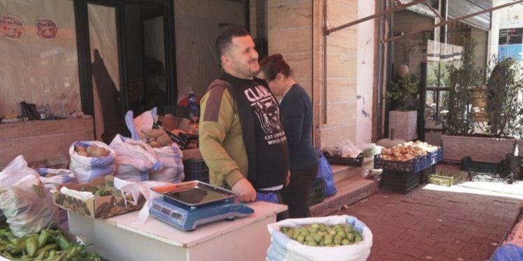 Çmenden çmimet/ “Një kg kastravec 3 mijë lekë të vjetra”, ushqimet u rritën me ritme më të shpejta në mars