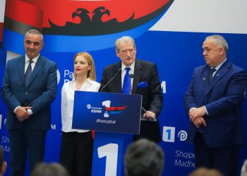 Berisha: Rama e ka ndjerë fundin, prandaj nuk takon asnjë gazetar dhe refuzon debatin! Ai vjedh edhe pensionet e shqiptarëve