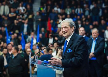 Berisha: Unë i them nga kjo sallë këtu sot çdo banditi, i them Visit të Pojës, Suel Çelës, Shytëve kudo që janë, se për çdo votë, do keni një vit më shumë dënim