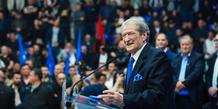 Berisha: Unë i them nga kjo sallë këtu sot çdo banditi, i them Visit të Pojës, Suel Çelës, Shytëve kudo që janë, se për çdo votë, do keni një vit më shumë dënim