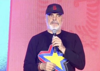 “As faturino nuk e vë atë! Mos e harxhoni votën!” Rama vijon sulmet ndaj opozitës: Eno Bozdo, qyp arkeologjik!