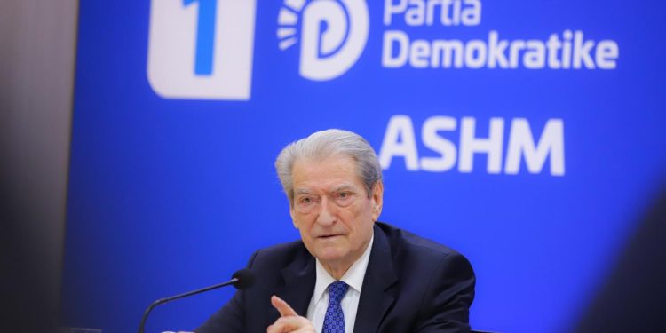 Berisha: Unë u premtoj pensionistëve se të gjitha padrejtësitë ligjore në përllogaritjen e pensioneve do marrin fund brenda 3 muajsh