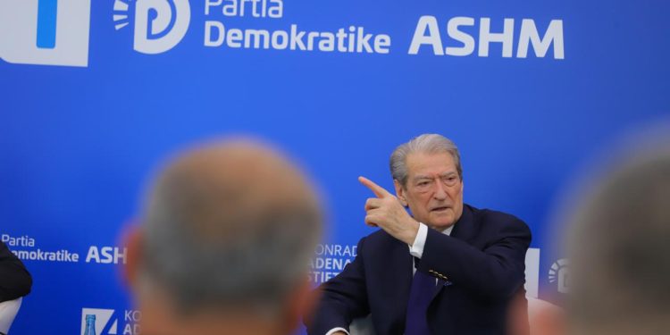 Berisha: Nga Policia e Shtetit dhe administrata shtetërore do të largohen të gjithë ata që janë të inkriminuar