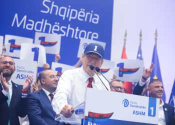 Berisha nga Fieri: Ne shpallim solemnisht sot se në Shqipëri në 100 ditët e para do ketë zero varfëri ekstreme