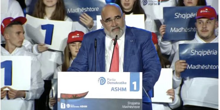 LaCivita u bën thirrje shqiptarve: Votoni doktor Sali Berishën! Kush është gati ta bëjë Shqipërinë madhështore përsëri?