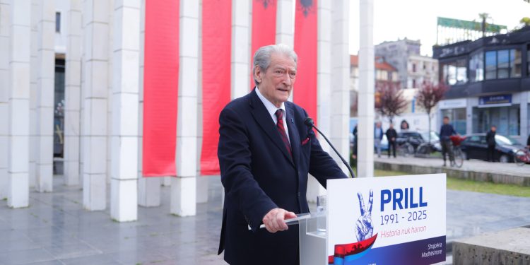 Berisha: Martirët e 2 Prillit janë frymëzim i madh për çdo qytetar të sakrifikojë për lirinë dhe votën e tij