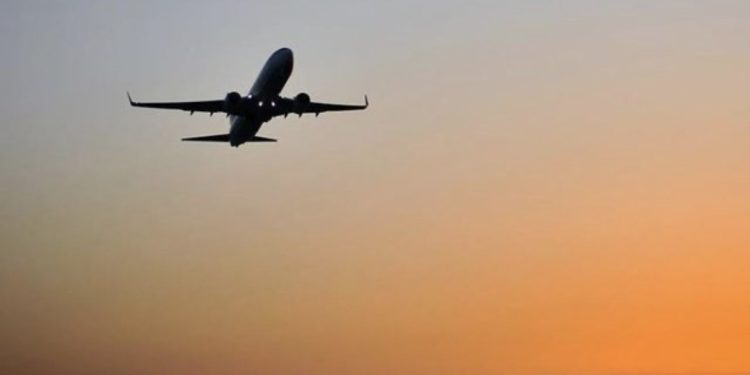 Aviacioni Civil: Më 9 prill anulohen fluturimet me Greqinë, shkak grevat 24 orëshe të Shërbimit Civil grek