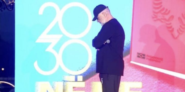 Ezani i ndërpret fjalën/ Rama ndalon: Ta respektojmë!