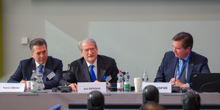 Berisha në PPE: Për të siguruar një mandat të katërt, Edi Rama burgosi liderët e partive kryesore opozitare në Shqipëri