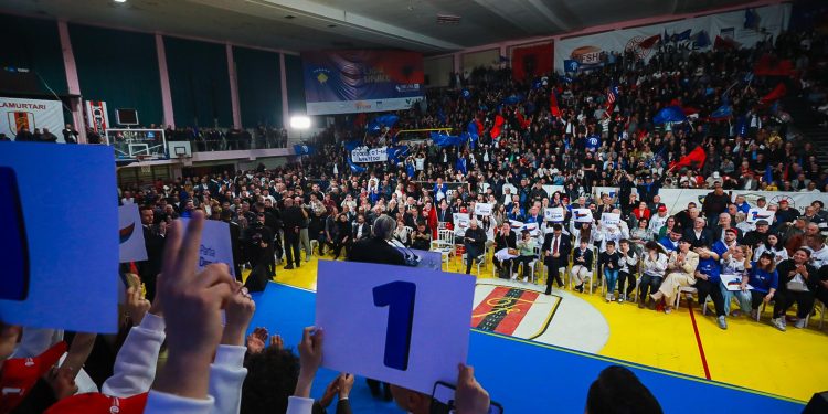 Berisha: Sot nga Vlora paralajmëroj çdo bandit kudo që ndodhet, se po u implikuat me votat, do të cilësoheni grupe terroriste!