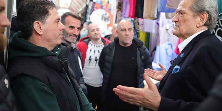 Tregtarët rrëfehen: Nuk ka njerëz më, nuk ka rini/ Berisha: Është jetike që ta kthejmë këtë situatë! Do vendosim linja kredie të butë për biznesin e vogël