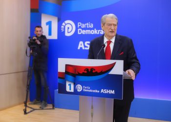 Berisha: Informova komitetin antitorturë për torturën publike ndaj Ilir Metës! Të rinjtë po i helmojnë me drogë në burgje