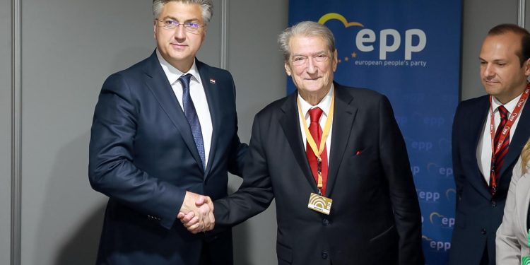 Sfidat e regjimit aktual në Shqipëri/ Berisha takon kryeministrin kroat, Plenković: Fokus te zgjedhjet dhe forcim i bashkëpunimit mes dy vendeve
