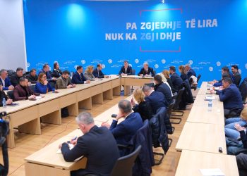 Thirrja e Berishës: Le t’i ndezim rrjetet sociale si asnjëherë tjetër. Donald Trump fitoi nga mediat sociale