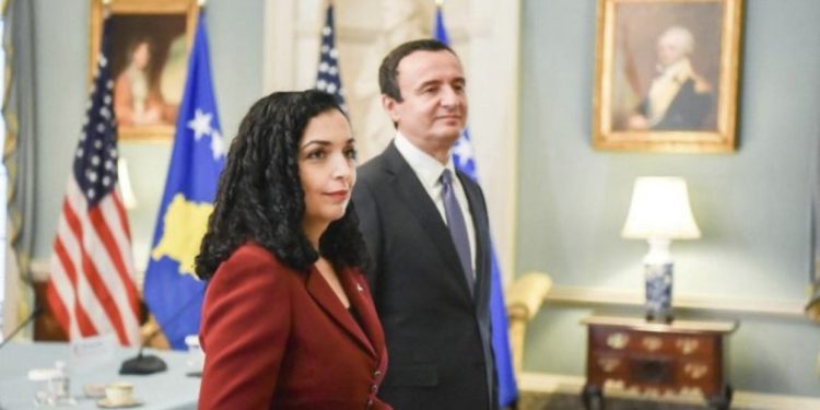 Tarifat e Trump “molla e sherrit”/ Përplasjet virtuale mes Presidencës dhe Qeverisë së Kosovës mund të çojnë drejt tensioneve ndërinstitucionale