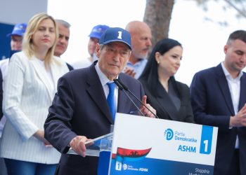 Berisha: Dua të garantoj banorët e Lumit të Vlorës se asnjë litër ujë nuk do mund t’ua marrë kush atyre