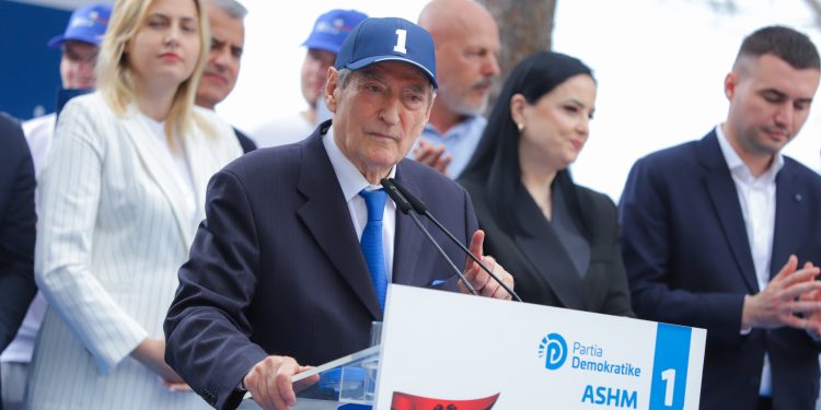 Berisha: Dua të garantoj banorët e Lumit të Vlorës se asnjë litër ujë nuk do mund t’ua marrë kush atyre