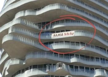 FOTOT/ Banderola kundër Ramës në kullat e sheshit Skëndërbej: Rama ik ik ik