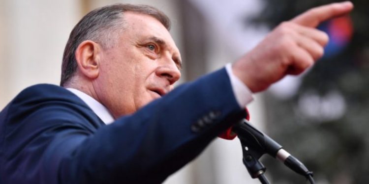 Ende mister sesi kaloi kufinjtë e Bosnjes, Millorad Dodik vijon udhëtimet, arrin në Moskë