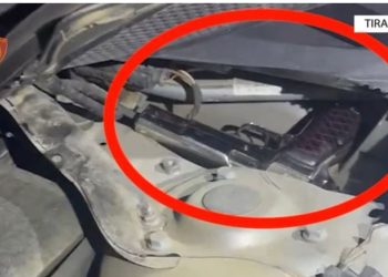 Trafikonin armë nga Kosova/ Arrestohen dy persona, sekuestrohen dy pistoleta, do t’i shisnin në Tiranë për 10 mijë euro 