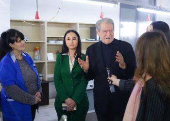 “Ne do ndjekim politikën favorizuese të fëmijës së tretë”/ Berisha: Do vendosim bonuse për fëmijët si shtesë në rrogë!