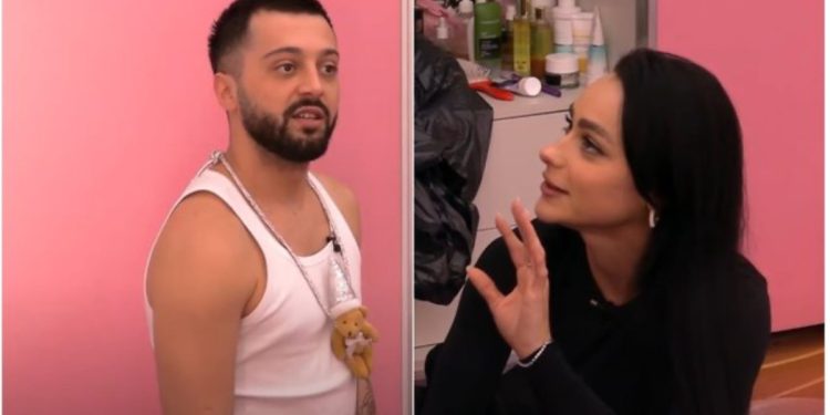 Gjesti pështyn Eglin në fytyrë? Pamjet bëhen virale në rrjet