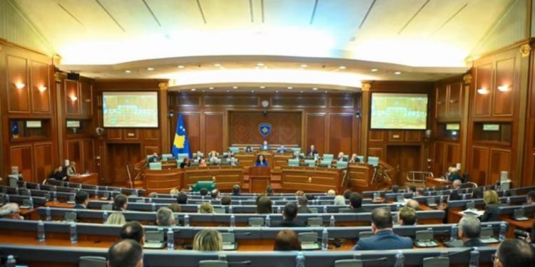 Presidentja Osmani cakton datën, më 15 prill mbahet seanca konstituive e përbërjes së re të Kuvendit të Kosovës