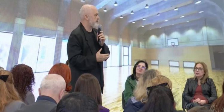 Rama: Mësuesit janë po aq të rëndësishëm sa ushtria, një trup që duhet ngritur në piedestal