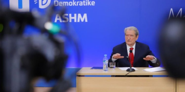 Trump vendosi 10% tarifa për eksportet nga Shqipëria/ Berisha: Qeveria e PD do të bëjë negociata të hapura me SHBA-të