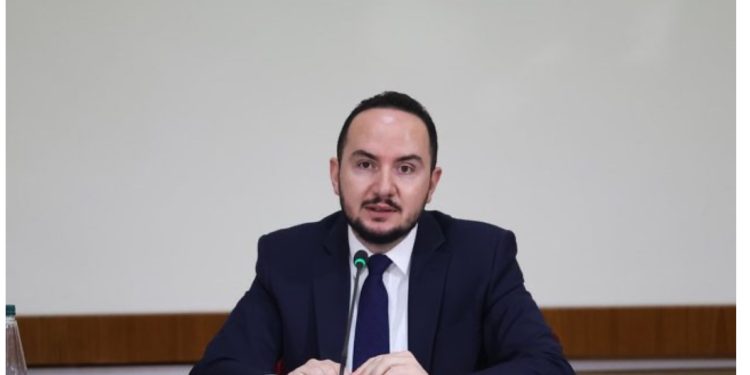 “Vota e parë pro PD, vjen nga Edi Rama”, Salianji: Shefi i Rilindjes u ka thënë atyre të radhëve të tij, që ta përkrahin programin e opozitës