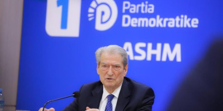 Intervista e Liri Berishës/ Berisha: Jam në konflikt të plotë interesi, kam një adhurim të pafund për të