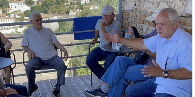 Kapterri me tre shtetësi, kujt i shërben?!