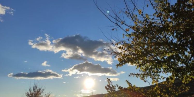 Kushte atmosferike të paqëndrueshme, ja si pritet të jetë moti sot