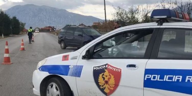 Aksidentoi për vdekje këmbësorin në Durrës, 16-vjeçari e kishte marrë makinën me qera nga kushëriri i tij, e drejtonte mjetin pa patentë