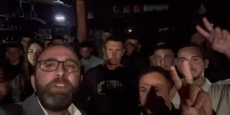 Ndërpriten dritat gjatë takimit, Bardhi: Të rinjtë e Divjakës e kanë vendosur, janë njësha