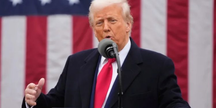 “Mbahuni fort, nuk do të jetë e lehtë”, Trump thirrje amerikanëve pas hyrjes në fuqi të tarifave: Është një revolucion ekonomik dhe ne do të fitojmë!