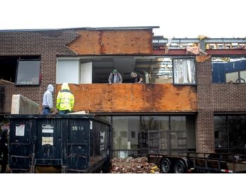 Përmbytjet dhe stuhitë e forta “mbërthejnë” SHBA-të, raportohet për 16 të vdekur mes tyre edhe dy fëmijë