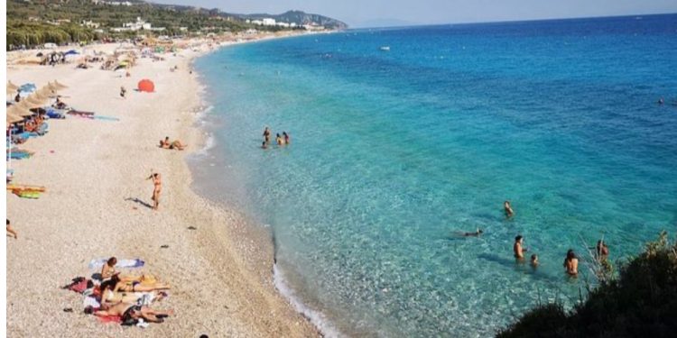 Skandal mjedisor në Palasë/ Arrestohet inxhinieri i firmës ndërtuese për ndotjen e gjirit të Dhralesë