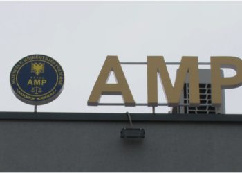 Dyshohet për kanosje dhe shpërdorim detyre, arrestohet efektivi i Policisë në Tiranë