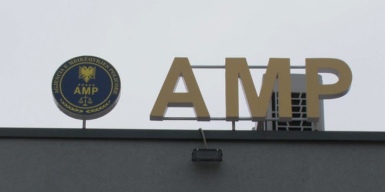 Dyshohet për kanosje dhe shpërdorim detyre, arrestohet efektivi i Policisë në Tiranë