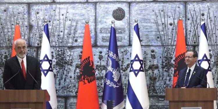 Rama në Izrael: Shqipëria u bë strehë për popullin hebre, ne pranuam të dorëzojmë arin, por jo hebrenjtë
