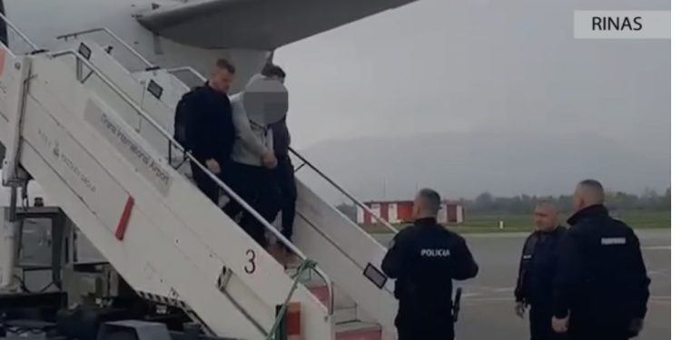 EMRAT/ Në kërkim për vjedhje me dhunë dhe grup i strukturuar kriminal, ekstradohen dy shqiptarë nga Gjermania dhe Italia