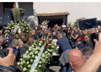 Vëllai i Ilarias jep mesazhin prekës: Ishte një vajzë e artë, fjalët janë të pakta! Të gjithë ata që janë këtu sot, janë zëri i saj