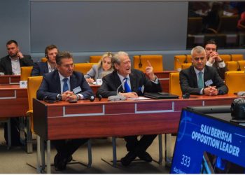 Berisha akuza të forta nga Strasburgu: Ambasadori amerikan ndihmoi Ramën në instalimin e narkoshtetit!