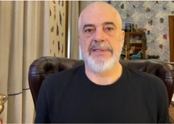 “O mafioz, o kriminel, o qen bir qeni”/ Do të kërkoni mandat të pestë nëse nuk hyjmë në BE? Ja si i përgjigjet kryeministri Rama komentuesit