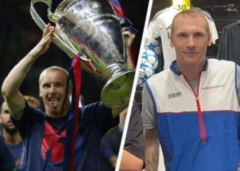 Fitoi tripletën me Barcelonën në 2015-ën, ish-mbrojtësi shfaqet duke punuar në një dyqan sportiv