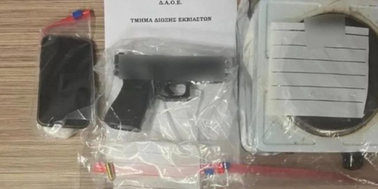 Policia greke zbulon plani e grupit mafiozit/ 20 të burgosur do të merrnin peng gardianin për tu arratisur nga burgu, mes tyre dhe shqiptarë