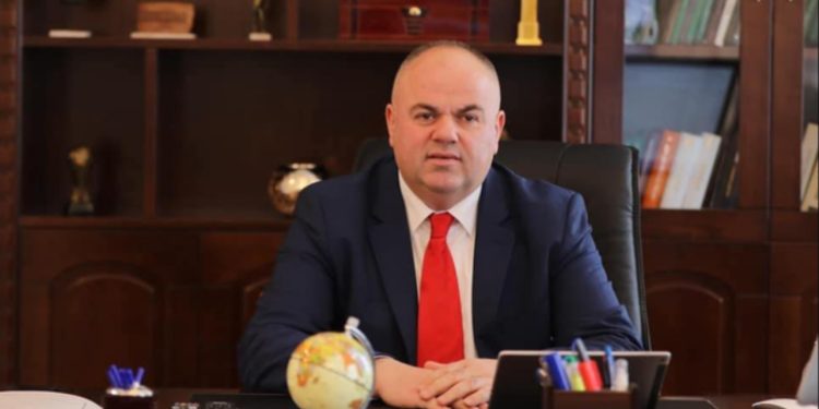 Kërkon të vuajë pjesën e mbetur të dënimit në shtëpi/ Shtyhet për më 18 prill seanca në Gjykatën e Elbasanit për Safet Gjicin, shkak mungesa e prokurorëve