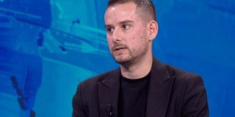 Skandali i Komisariatit nr.2/ Gazetari: Që nga shpallja në kërkim të ish-efektivit të RENEA-s, policët kanë pasur informacion për vendodhjen e tij! Morina i ka këcënuar pas arrestimit